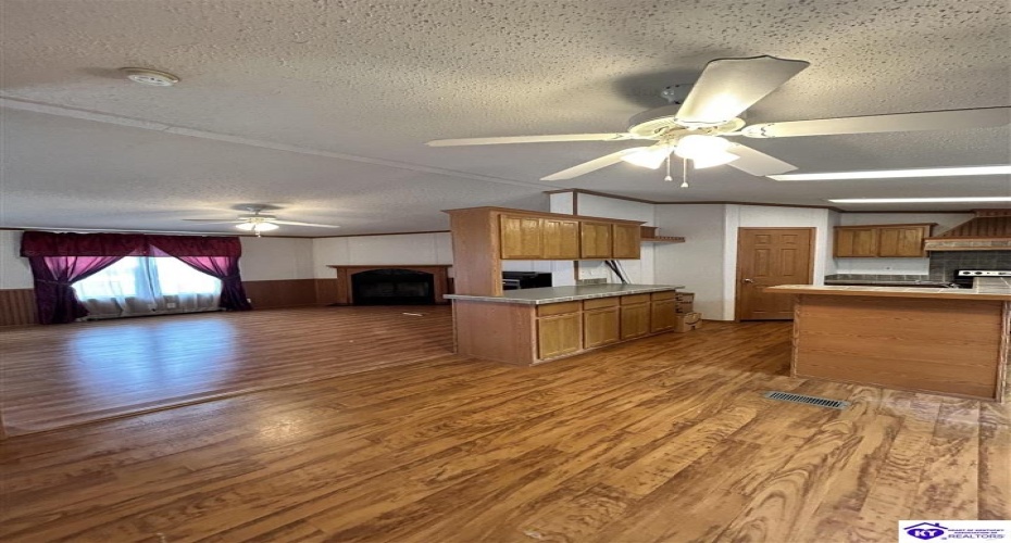 Kelley Lane, Elizabethtown, Kentucky 42701, ,3 BathroomsBathrooms,For Sale,Kelley Lane,HK24003924