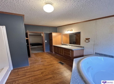 Kelley Lane, Elizabethtown, Kentucky 42701, ,3 BathroomsBathrooms,For Sale,Kelley Lane,HK24003924 Kelley Lane, Elizabethtown, Kentucky 42701, ,3 BathroomsBathrooms,For Sale,Kelley Lane,HK24003924