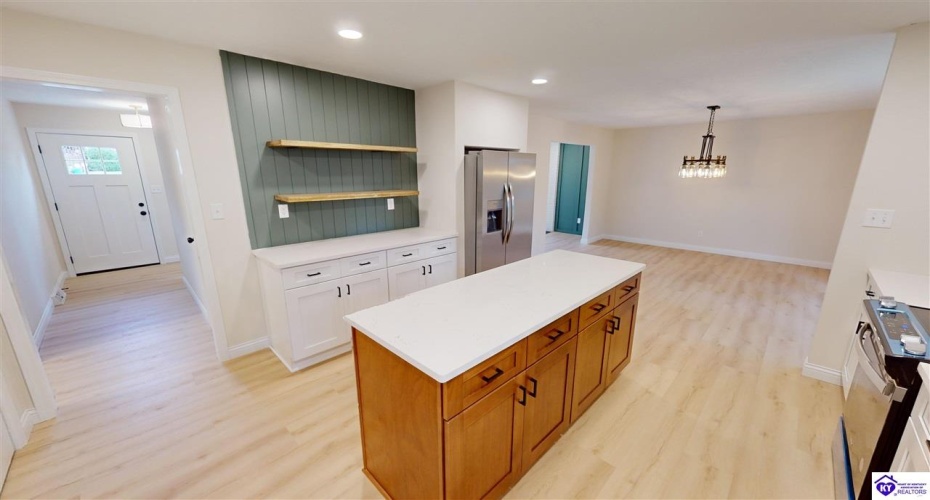 Oakwood Drive, Elizabethtown, Kentucky 42701, ,3 BathroomsBathrooms,For Sale,Oakwood Drive,HK24003929