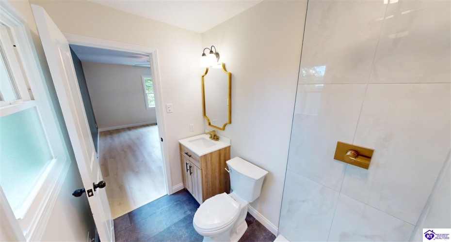 Oakwood Drive, Elizabethtown, Kentucky 42701, ,3 BathroomsBathrooms,For Sale,Oakwood Drive,HK24003929