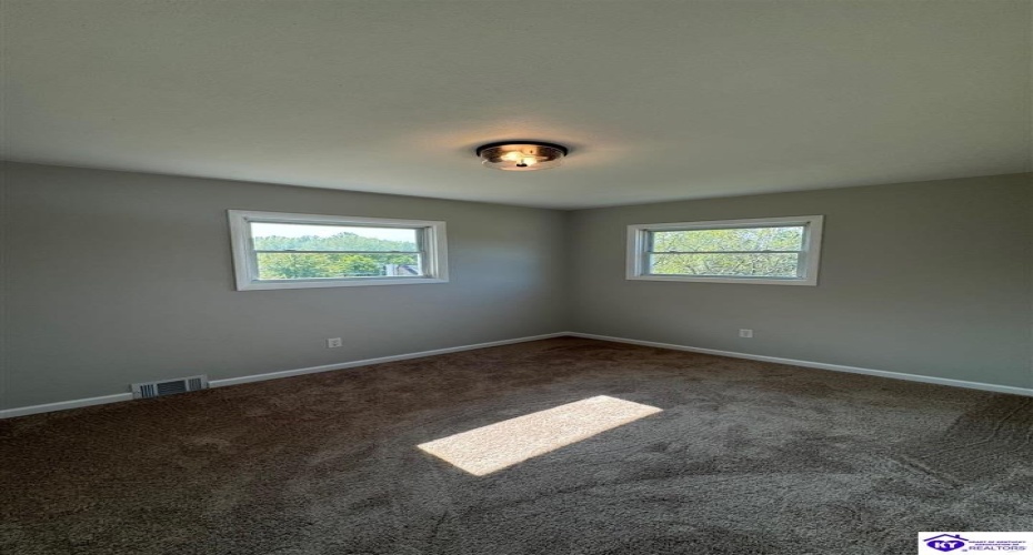 Lyndon Lane, Radcliff, Kentucky 40160, ,1 BathroomBathrooms,For Sale,Lyndon Lane,HK24003930