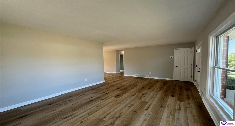 Lyndon Lane, Radcliff, Kentucky 40160, ,1 BathroomBathrooms,For Sale,Lyndon Lane,HK24003930