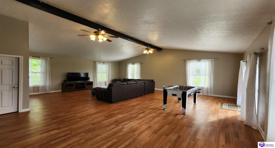 Bardstown Road, Hodgenville, Kentucky 42748, ,2 BathroomsBathrooms,For Sale,Bardstown Road,HK24003933