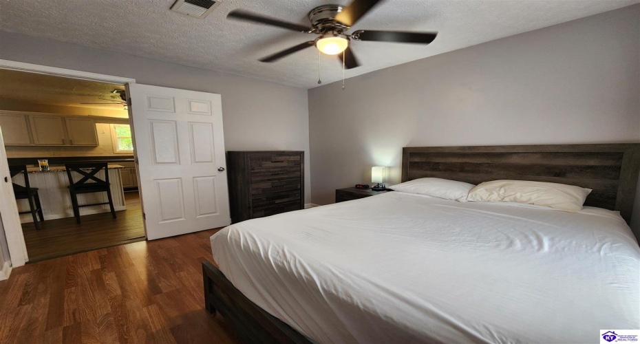 Bardstown Road, Hodgenville, Kentucky 42748, ,2 BathroomsBathrooms,For Sale,Bardstown Road,HK24003933