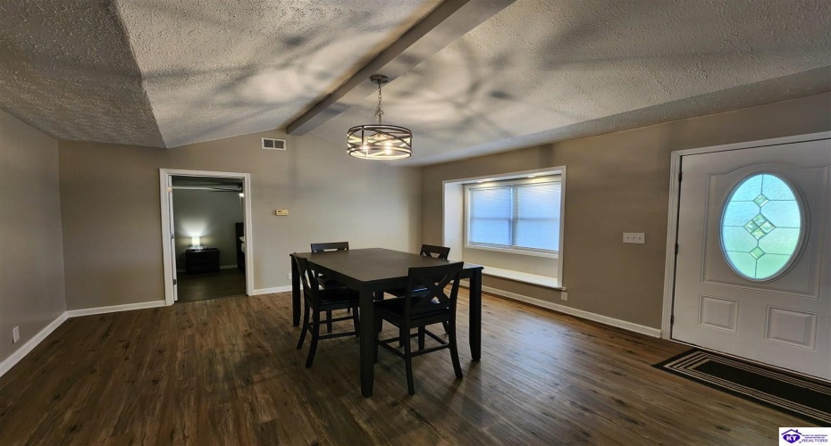 Bardstown Road, Hodgenville, Kentucky 42748, ,2 BathroomsBathrooms,For Sale,Bardstown Road,HK24003933