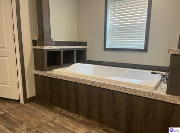 Eveleigh Road, Leitchfield, Kentucky 42754, ,2 BathroomsBathrooms,For Sale,Eveleigh Road,HK24003937