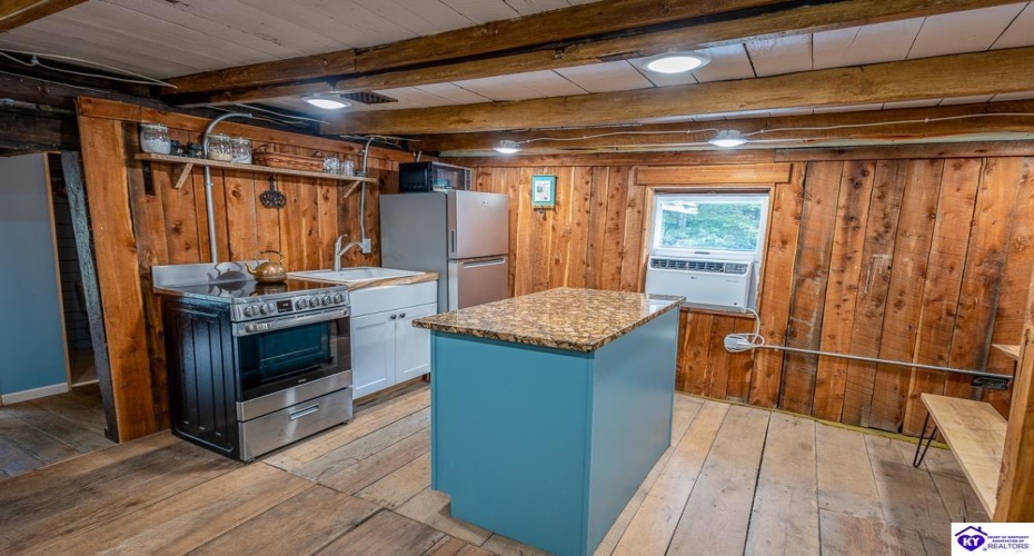 Otter Creek Road, Buffalo, Kentucky 42716, ,1 BathroomBathrooms,For Sale,Otter Creek Road,HK24003939