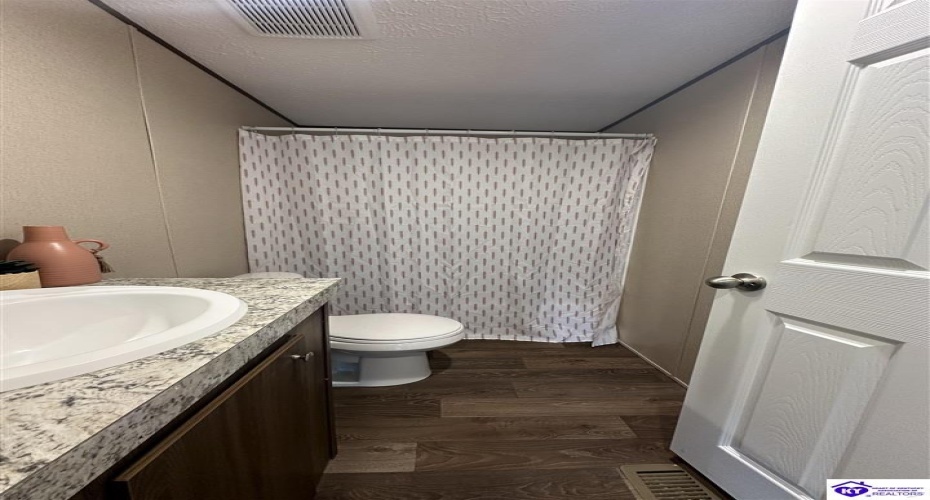 Webster Road, Campbellsville, Kentucky 42718, ,2 BathroomsBathrooms,For Sale,Webster Road,HK24003946