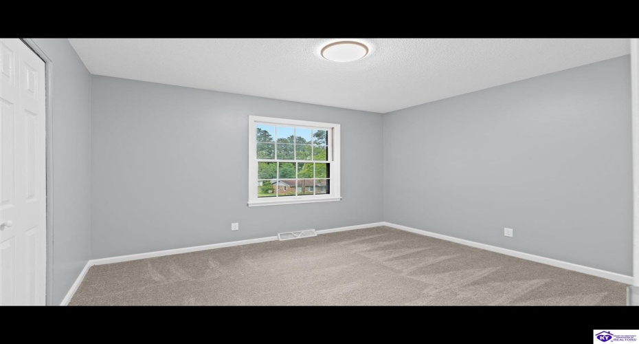 Wildwood Drive, Elizabethtown, Kentucky 42701, ,2 BathroomsBathrooms,For Sale,Wildwood Drive,HK24003948