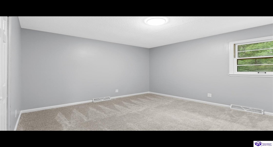 Wildwood Drive, Elizabethtown, Kentucky 42701, ,2 BathroomsBathrooms,For Sale,Wildwood Drive,HK24003948