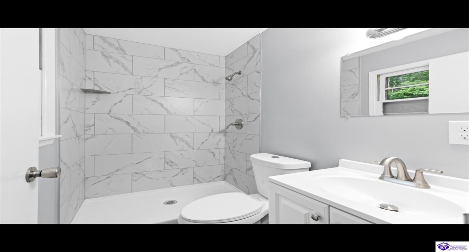 Wildwood Drive, Elizabethtown, Kentucky 42701, ,2 BathroomsBathrooms,For Sale,Wildwood Drive,HK24003948