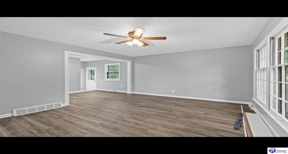 Wildwood Drive, Elizabethtown, Kentucky 42701, ,2 BathroomsBathrooms,For Sale,Wildwood Drive,HK24003948