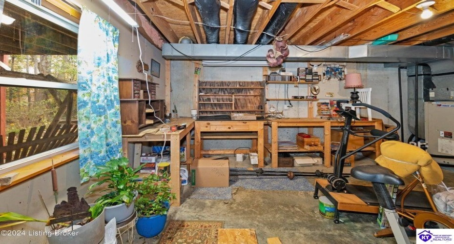 Lafollette Road, New Haven, Kentucky 40051, ,2 BathroomsBathrooms,For Sale,Lafollette Road,HK24003953