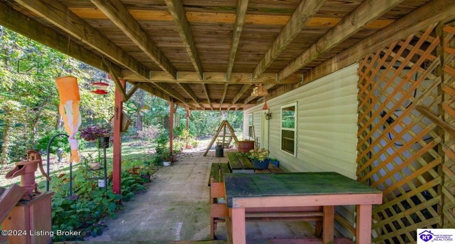 Lafollette Road, New Haven, Kentucky 40051, ,2 BathroomsBathrooms,For Sale,Lafollette Road,HK24003953