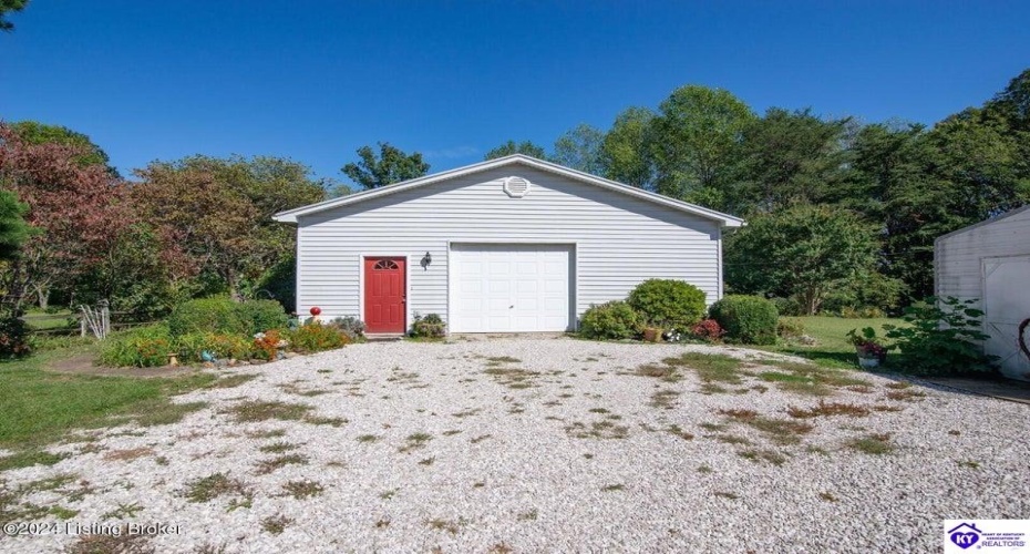 Lafollette Road, New Haven, Kentucky 40051, ,2 BathroomsBathrooms,For Sale,Lafollette Road,HK24003953