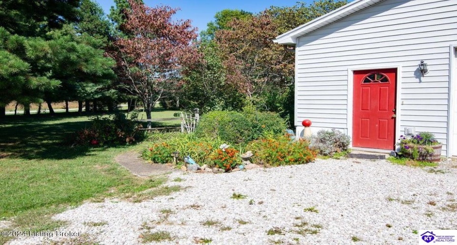 Lafollette Road, New Haven, Kentucky 40051, ,2 BathroomsBathrooms,For Sale,Lafollette Road,HK24003953