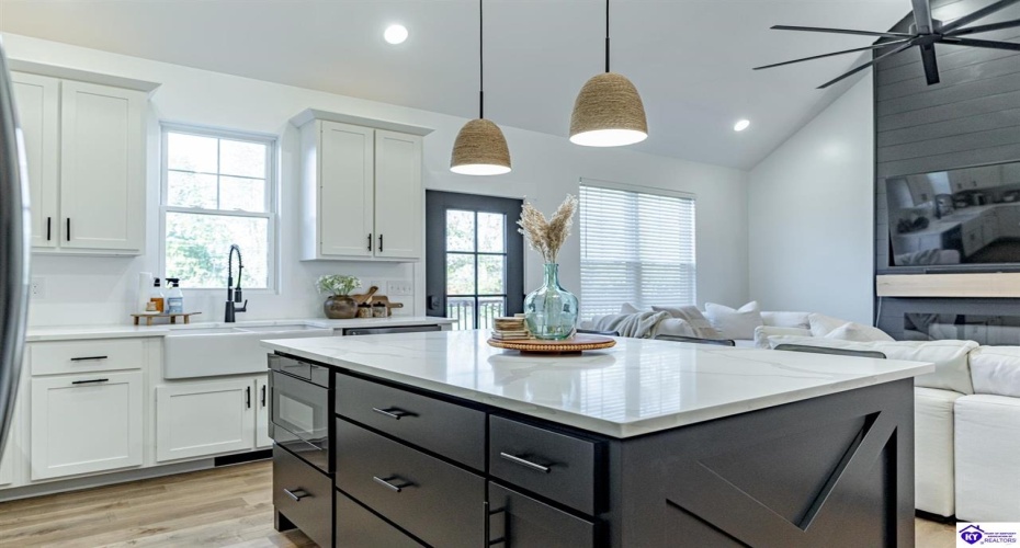 Livingood Lane, Hodgenville, Kentucky 42748, ,2 BathroomsBathrooms,For Sale,Livingood Lane,HK24003959