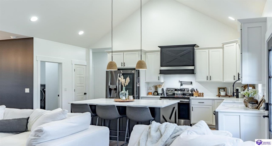 Livingood Lane, Hodgenville, Kentucky 42748, ,2 BathroomsBathrooms,For Sale,Livingood Lane,HK24003959