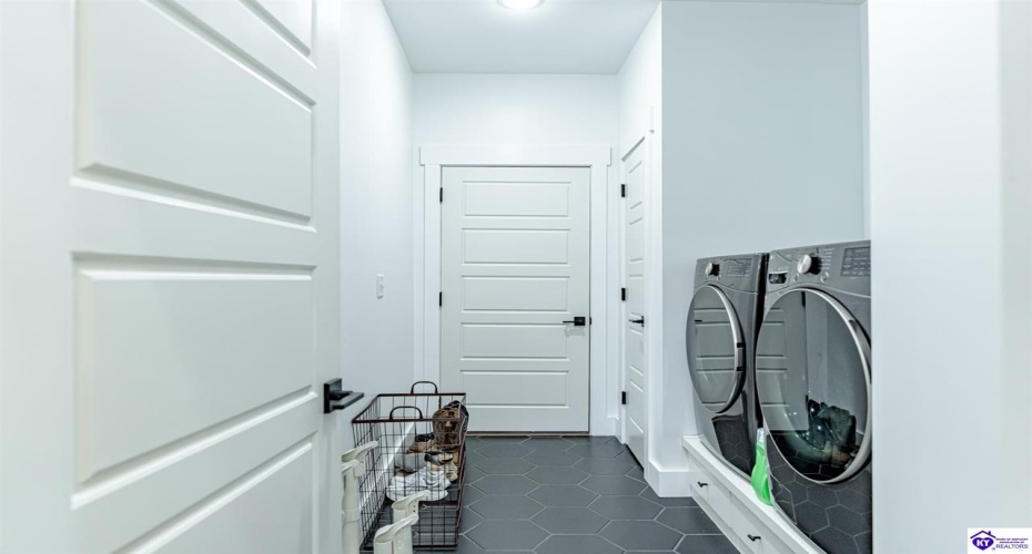 Livingood Lane, Hodgenville, Kentucky 42748, ,2 BathroomsBathrooms,For Sale,Livingood Lane,HK24003959