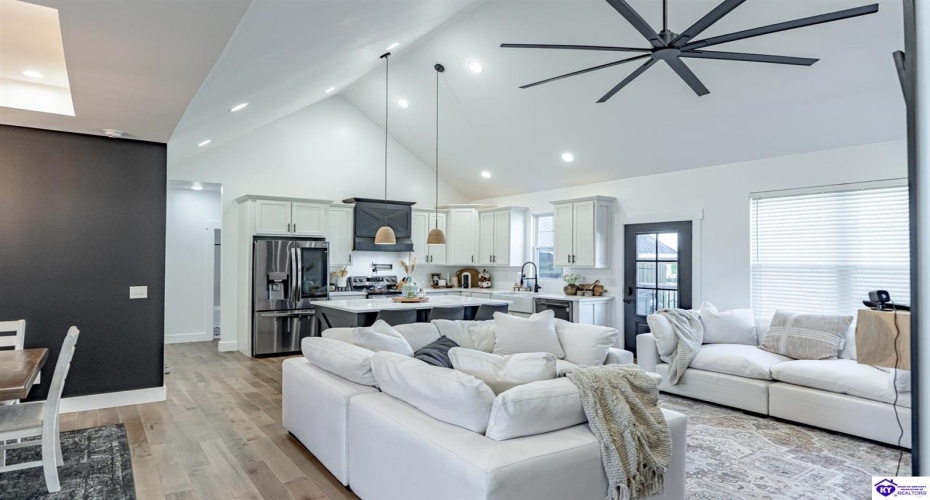 Livingood Lane, Hodgenville, Kentucky 42748, ,2 BathroomsBathrooms,For Sale,Livingood Lane,HK24003959