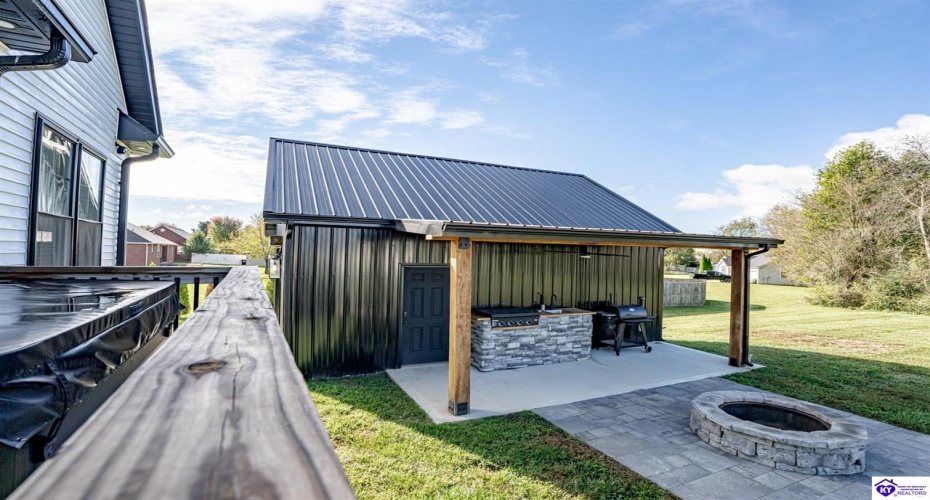 Livingood Lane, Hodgenville, Kentucky 42748, ,2 BathroomsBathrooms,For Sale,Livingood Lane,HK24003959