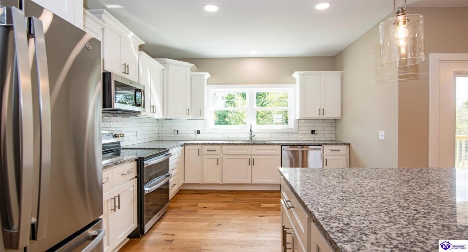 Circle Crest, Hodgenville, Kentucky 42748, ,2 BathroomsBathrooms,For Sale,Circle Crest,HK24003964