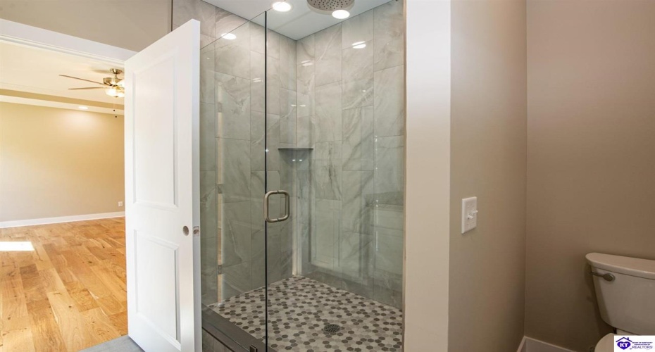 Circle Crest, Hodgenville, Kentucky 42748, ,2 BathroomsBathrooms,For Sale,Circle Crest,HK24003964