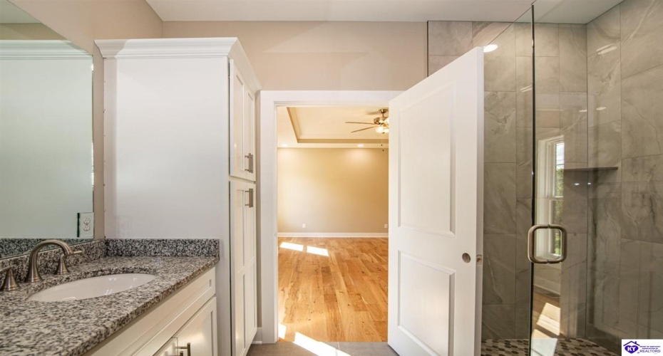 Circle Crest, Hodgenville, Kentucky 42748, ,2 BathroomsBathrooms,For Sale,Circle Crest,HK24003964