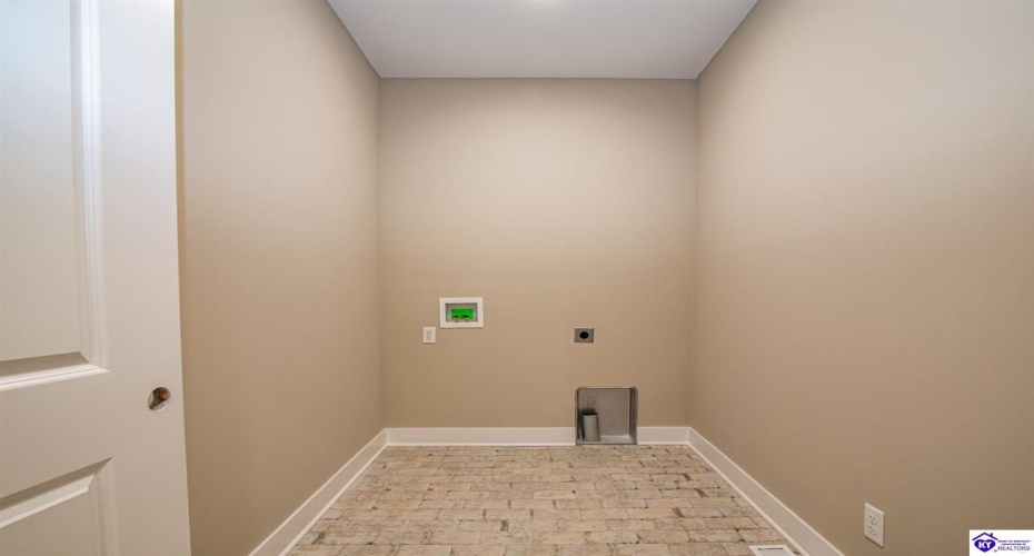 Circle Crest, Hodgenville, Kentucky 42748, ,2 BathroomsBathrooms,For Sale,Circle Crest,HK24003964