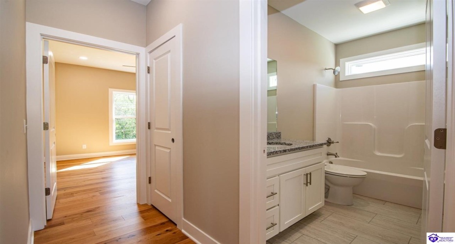 Circle Crest, Hodgenville, Kentucky 42748, ,2 BathroomsBathrooms,For Sale,Circle Crest,HK24003964