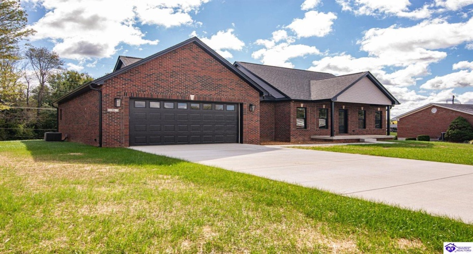 Circle Crest, Hodgenville, Kentucky 42748, ,2 BathroomsBathrooms,For Sale,Circle Crest,HK24003964