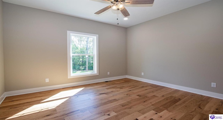 Circle Crest, Hodgenville, Kentucky 42748, ,2 BathroomsBathrooms,For Sale,Circle Crest,HK24003964