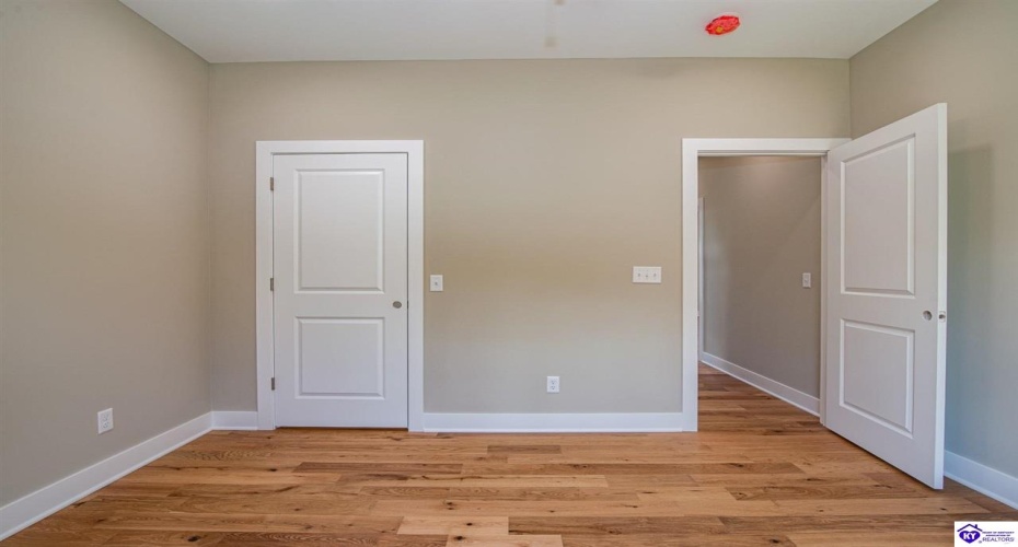 Circle Crest, Hodgenville, Kentucky 42748, ,2 BathroomsBathrooms,For Sale,Circle Crest,HK24003964