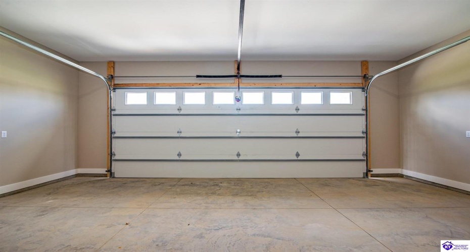 Circle Crest, Hodgenville, Kentucky 42748, ,2 BathroomsBathrooms,For Sale,Circle Crest,HK24003964