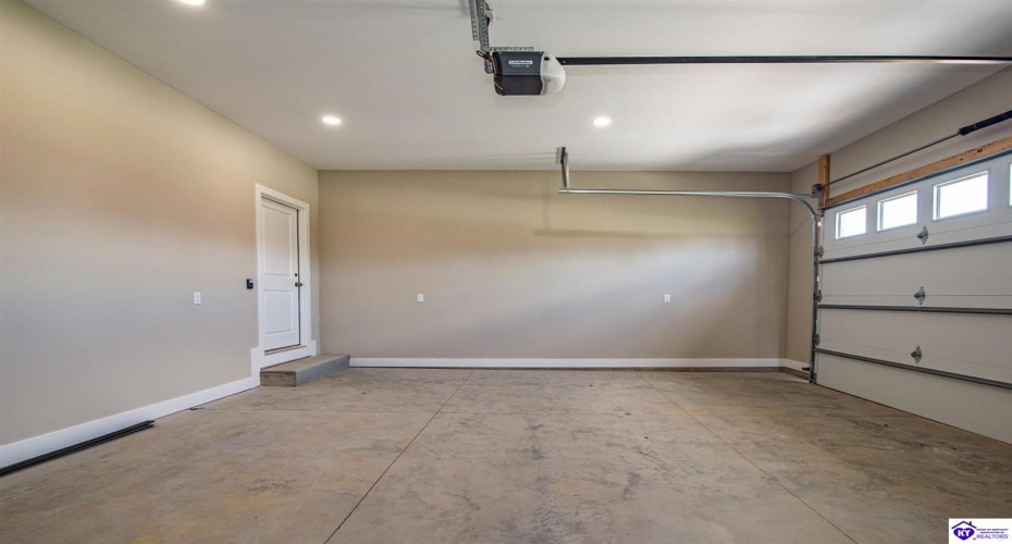 Circle Crest, Hodgenville, Kentucky 42748, ,2 BathroomsBathrooms,For Sale,Circle Crest,HK24003964