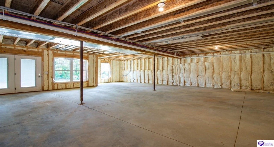 Circle Crest, Hodgenville, Kentucky 42748, ,2 BathroomsBathrooms,For Sale,Circle Crest,HK24003964