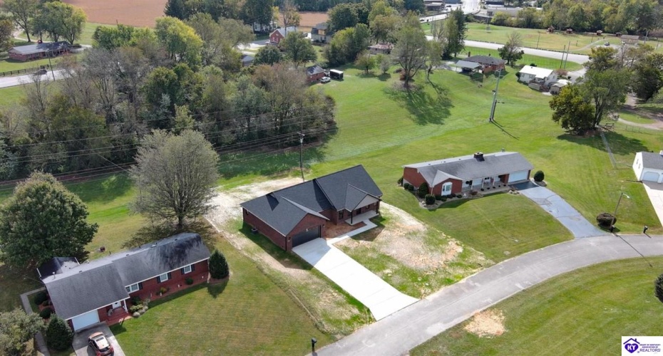 Circle Crest, Hodgenville, Kentucky 42748, ,2 BathroomsBathrooms,For Sale,Circle Crest,HK24003964