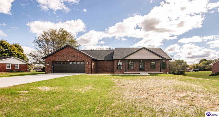 Circle Crest, Hodgenville, Kentucky 42748, ,2 BathroomsBathrooms,For Sale,Circle Crest,HK24003964