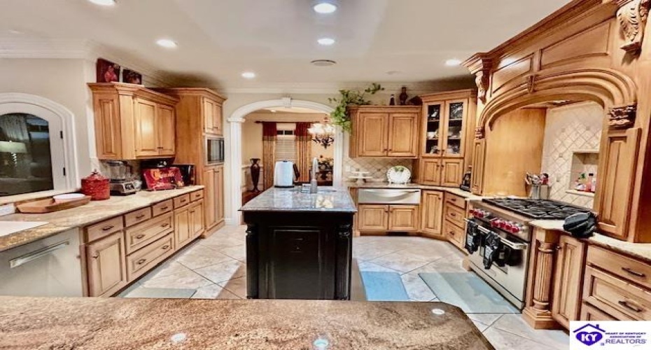 Fairway Drive, Campbellsville, Kentucky 42718, ,4 BathroomsBathrooms,For Sale,Fairway Drive,HK24003965