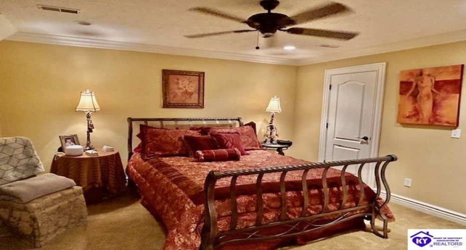 Fairway Drive, Campbellsville, Kentucky 42718, ,4 BathroomsBathrooms,For Sale,Fairway Drive,HK24003965