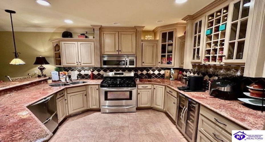 Fairway Drive, Campbellsville, Kentucky 42718, ,4 BathroomsBathrooms,For Sale,Fairway Drive,HK24003965