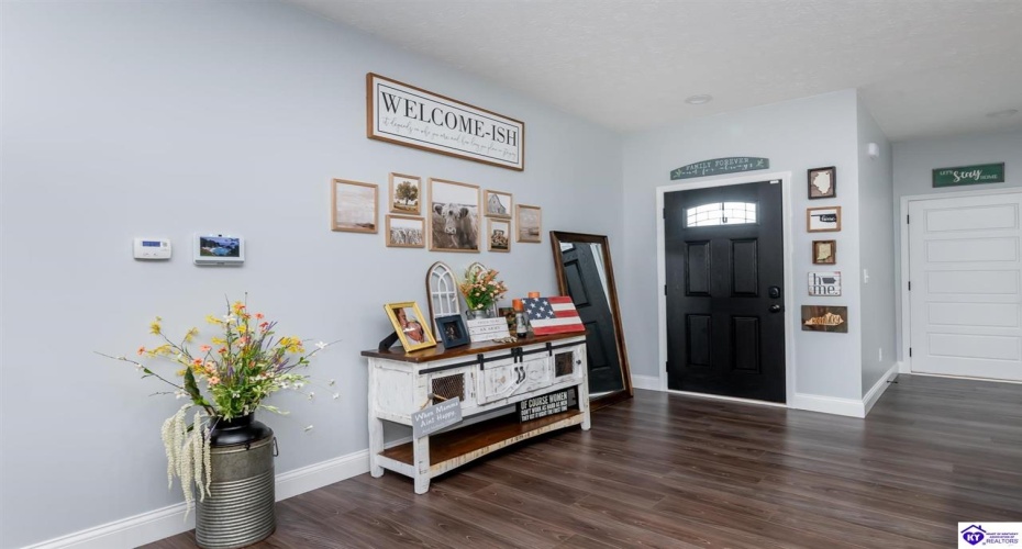 Turner Court, Vine Grove, Kentucky 40175, ,4 BathroomsBathrooms,For Sale,Turner Court,HK24003966