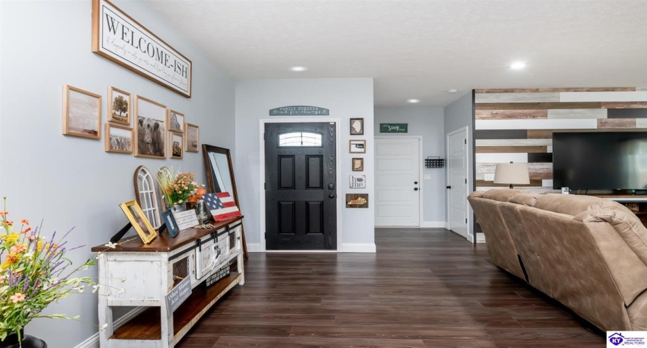 Turner Court, Vine Grove, Kentucky 40175, ,4 BathroomsBathrooms,For Sale,Turner Court,HK24003966