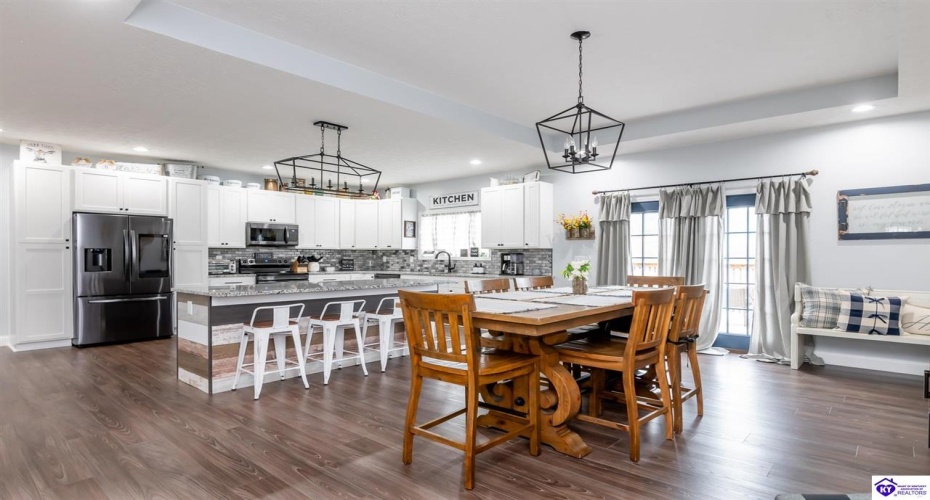 Turner Court, Vine Grove, Kentucky 40175, ,4 BathroomsBathrooms,For Sale,Turner Court,HK24003966