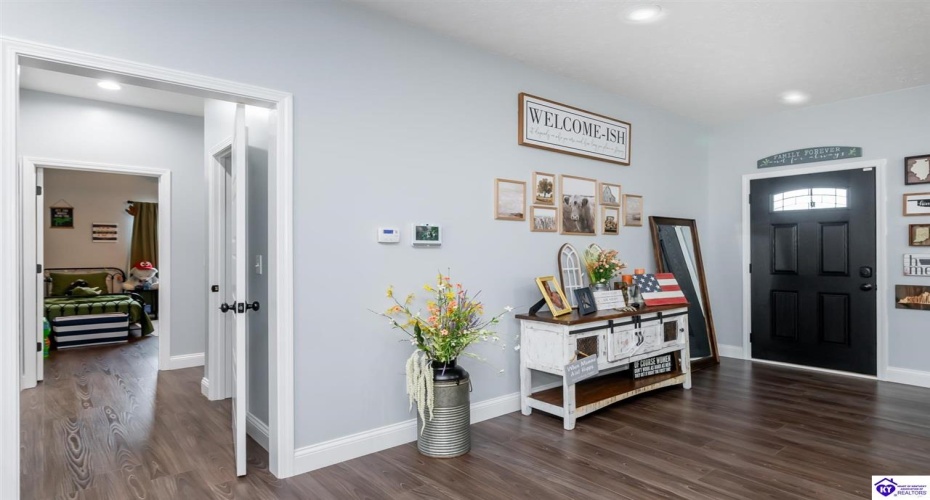 Turner Court, Vine Grove, Kentucky 40175, ,4 BathroomsBathrooms,For Sale,Turner Court,HK24003966