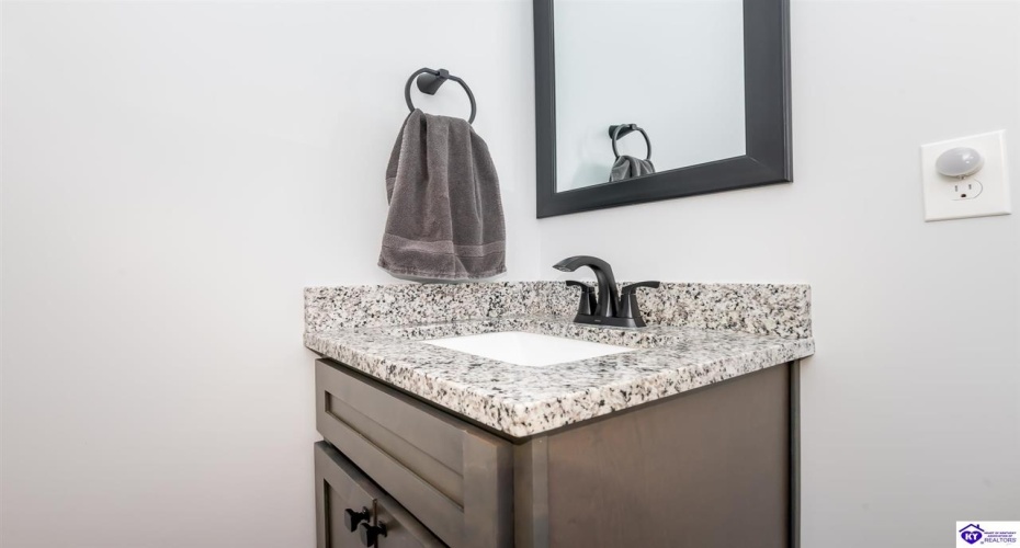 Turner Court, Vine Grove, Kentucky 40175, ,4 BathroomsBathrooms,For Sale,Turner Court,HK24003966