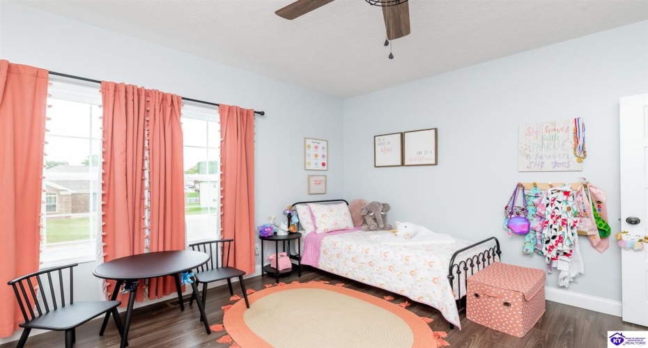 Turner Court, Vine Grove, Kentucky 40175, ,4 BathroomsBathrooms,For Sale,Turner Court,HK24003966