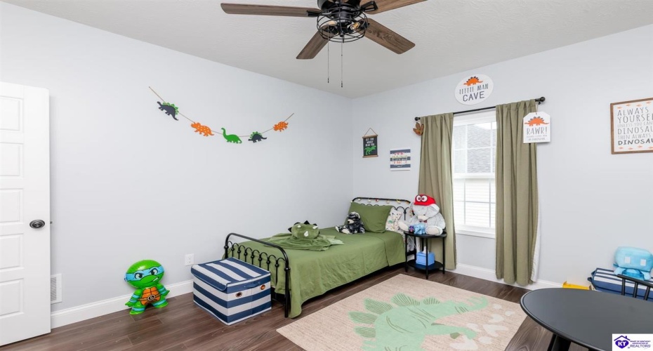 Turner Court, Vine Grove, Kentucky 40175, ,4 BathroomsBathrooms,For Sale,Turner Court,HK24003966