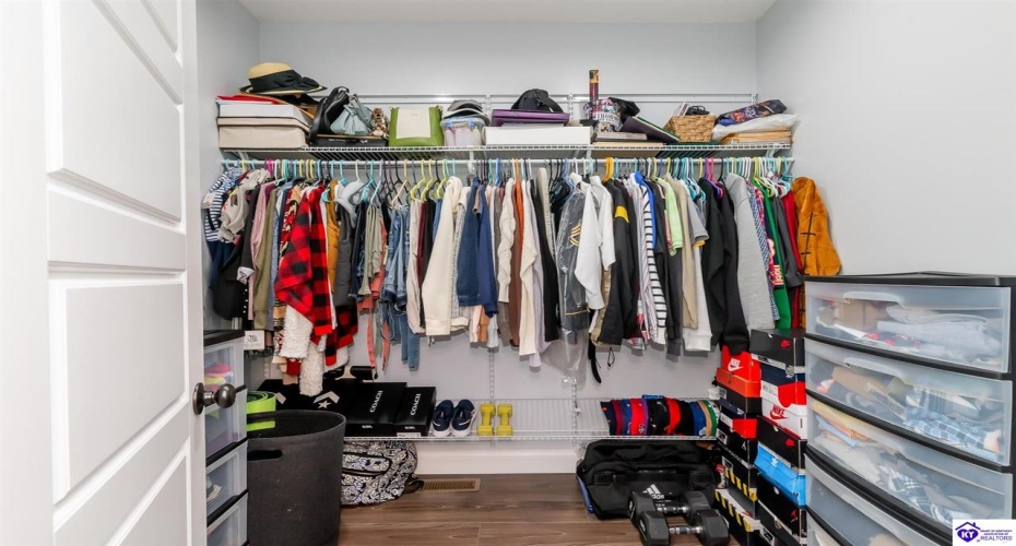 Turner Court, Vine Grove, Kentucky 40175, ,4 BathroomsBathrooms,For Sale,Turner Court,HK24003966