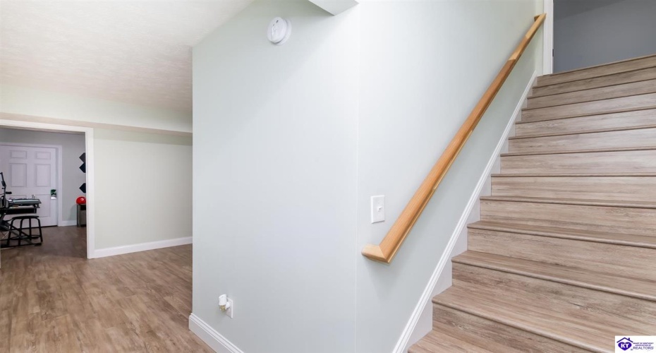 Turner Court, Vine Grove, Kentucky 40175, ,4 BathroomsBathrooms,For Sale,Turner Court,HK24003966